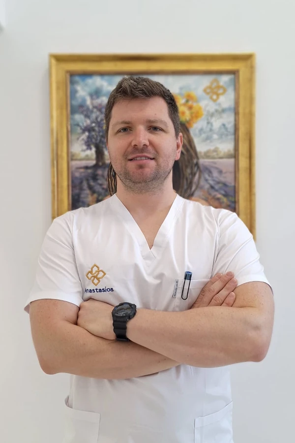 Dr. Roman Lucian